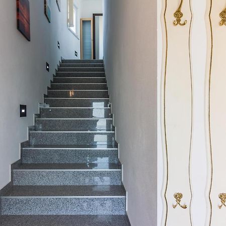 Stunning Apartment In Fazana With House Sea View Exteriör bild