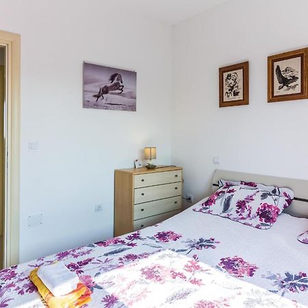 Stunning Apartment In Fazana With House Sea View Exteriör bild