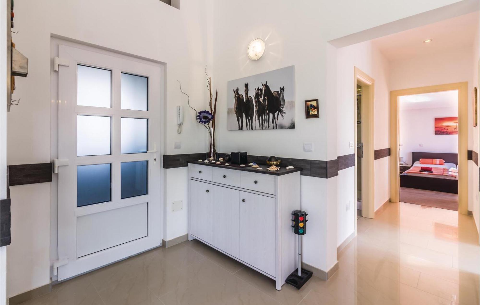 Stunning Apartment In Fazana With House Sea View Exteriör bild