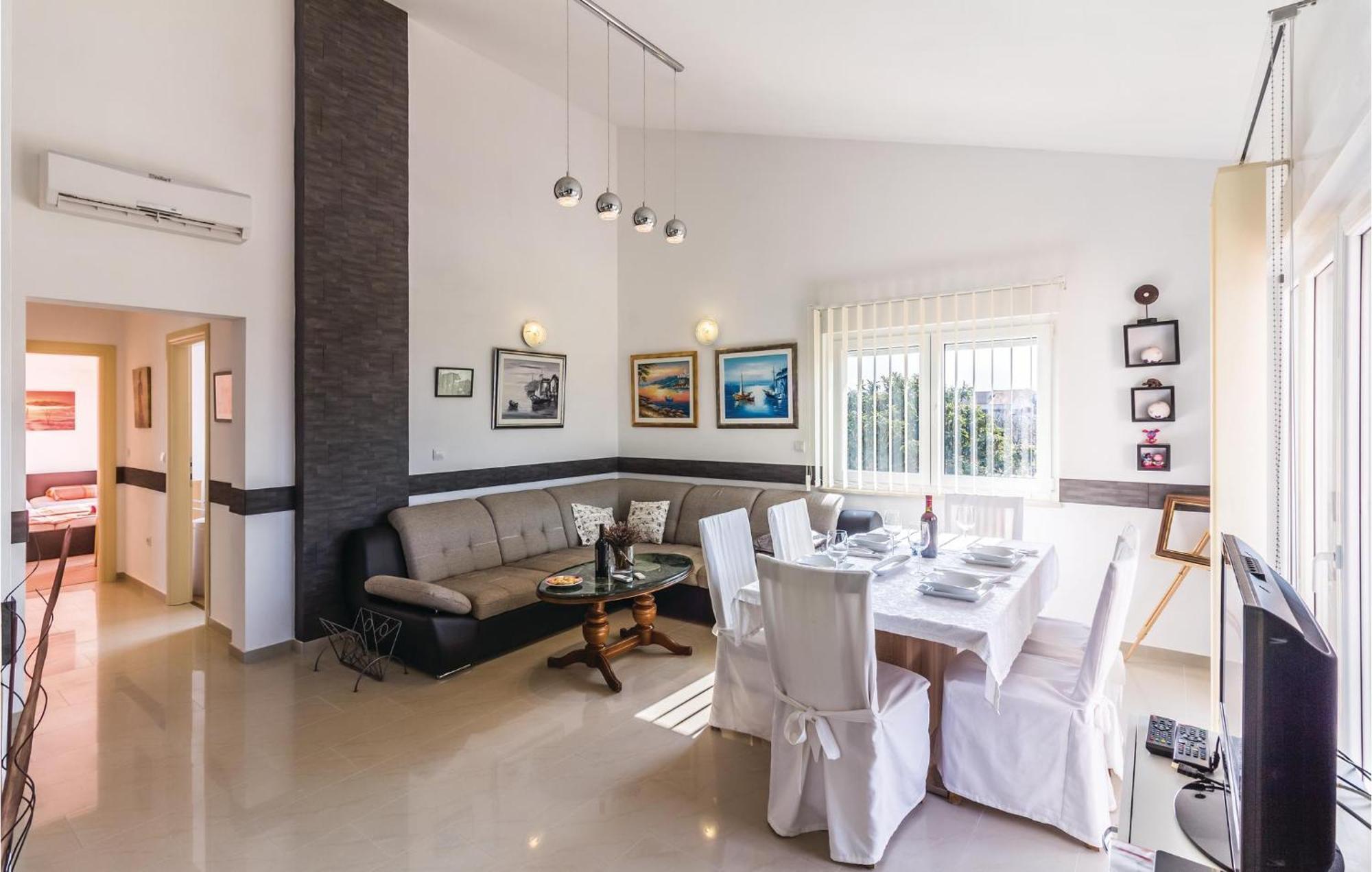 Stunning Apartment In Fazana With House Sea View Exteriör bild