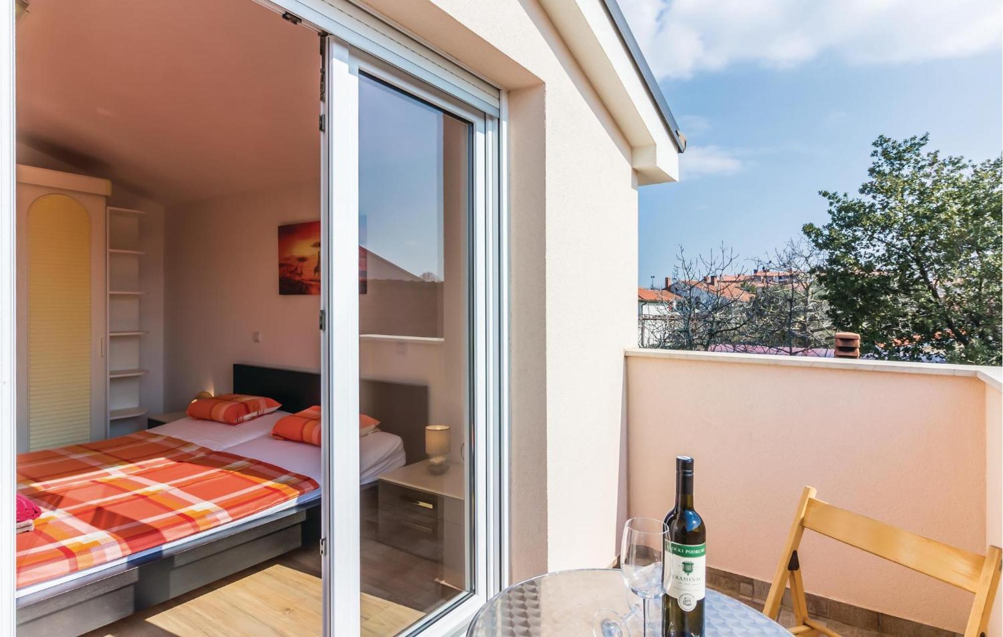 Stunning Apartment In Fazana With House Sea View Exteriör bild