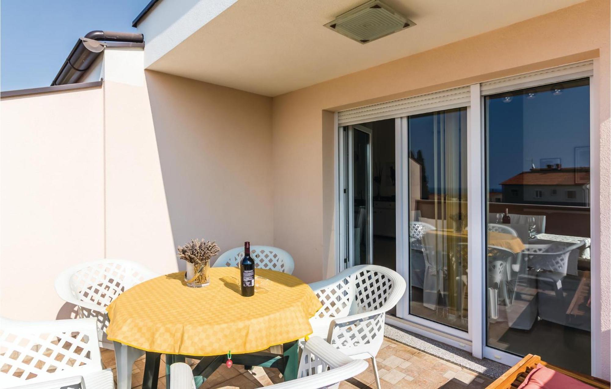 Stunning Apartment In Fazana With House Sea View Exteriör bild