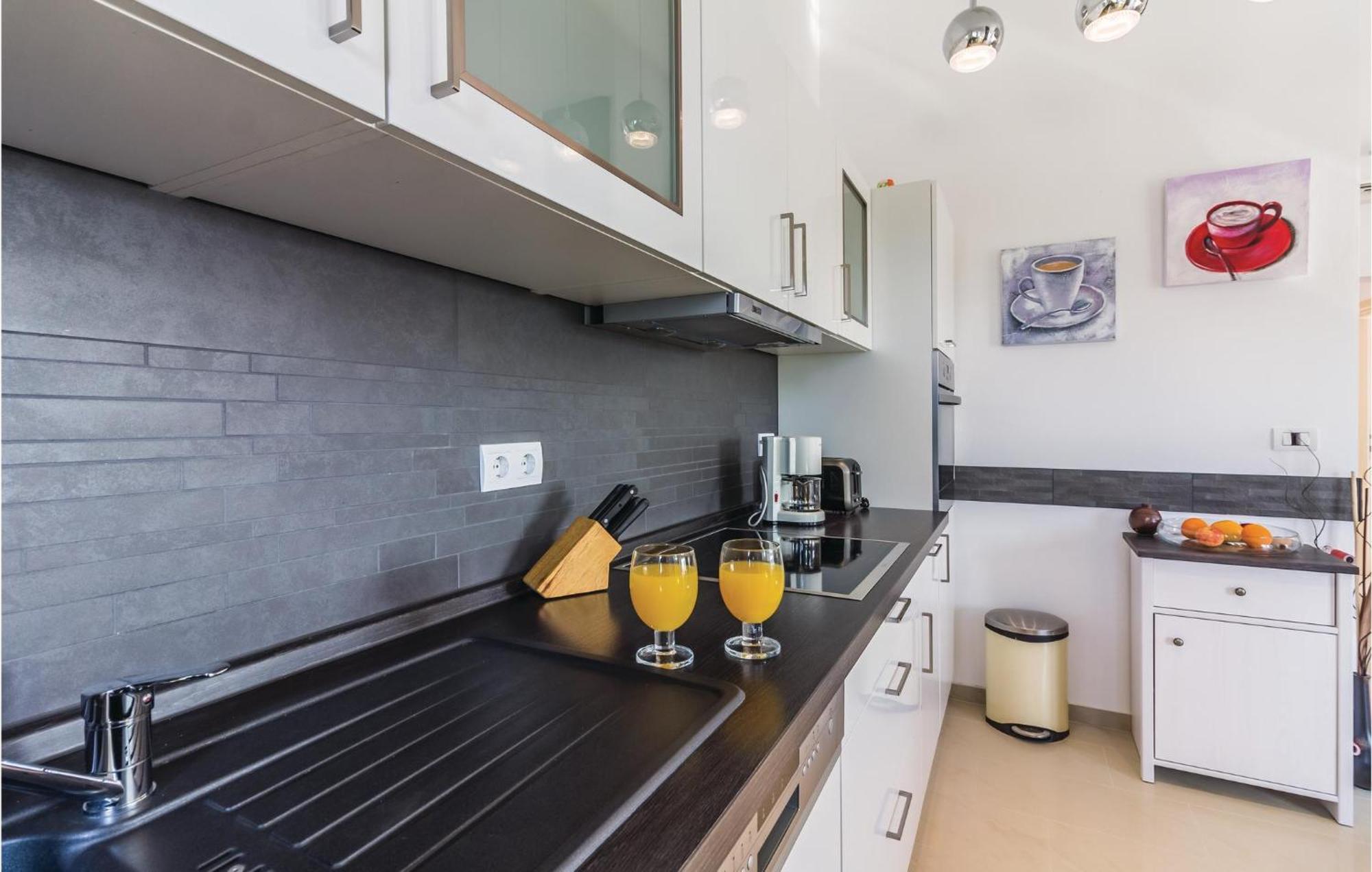 Stunning Apartment In Fazana With House Sea View Exteriör bild