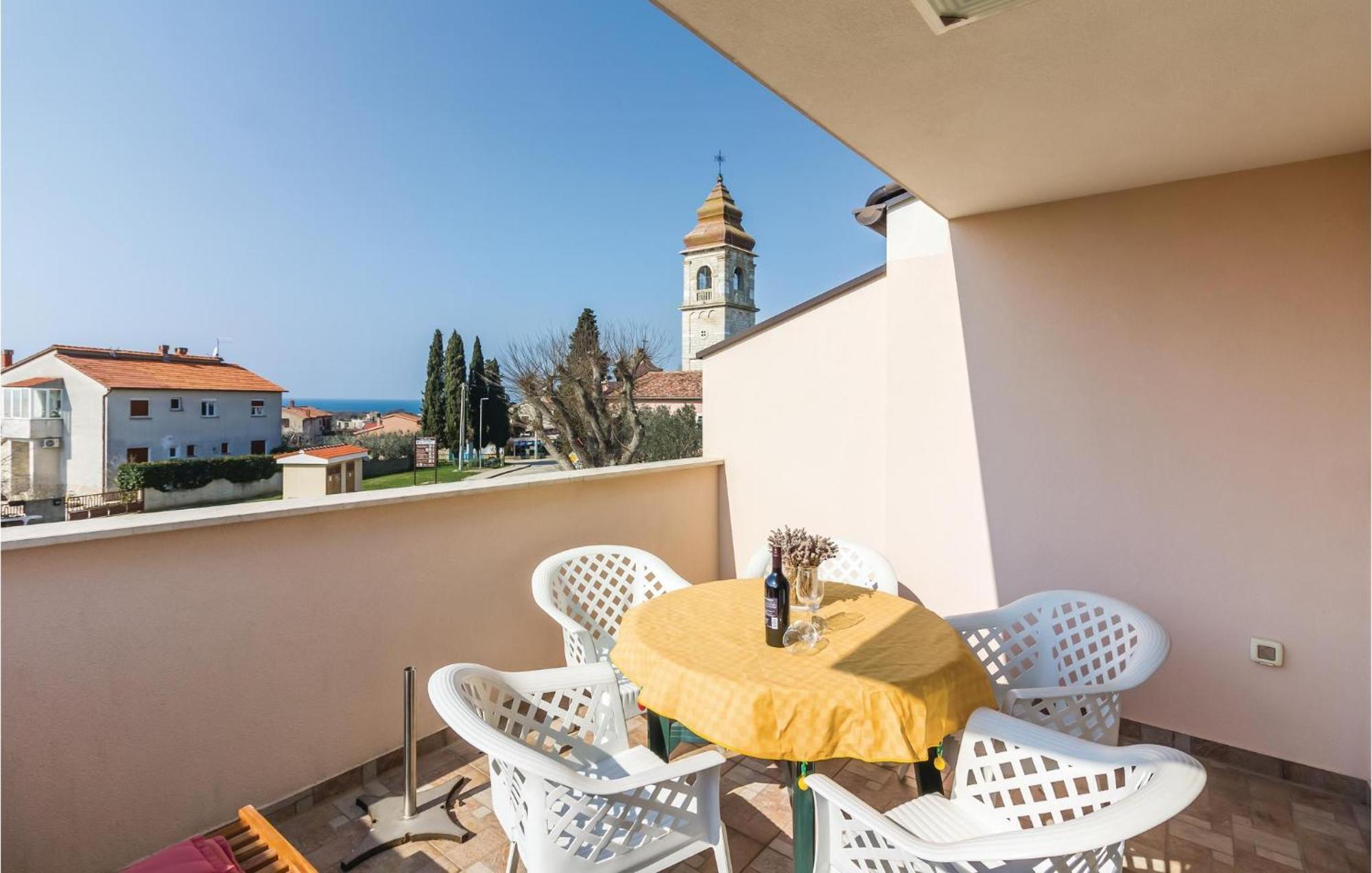 Stunning Apartment In Fazana With House Sea View Exteriör bild